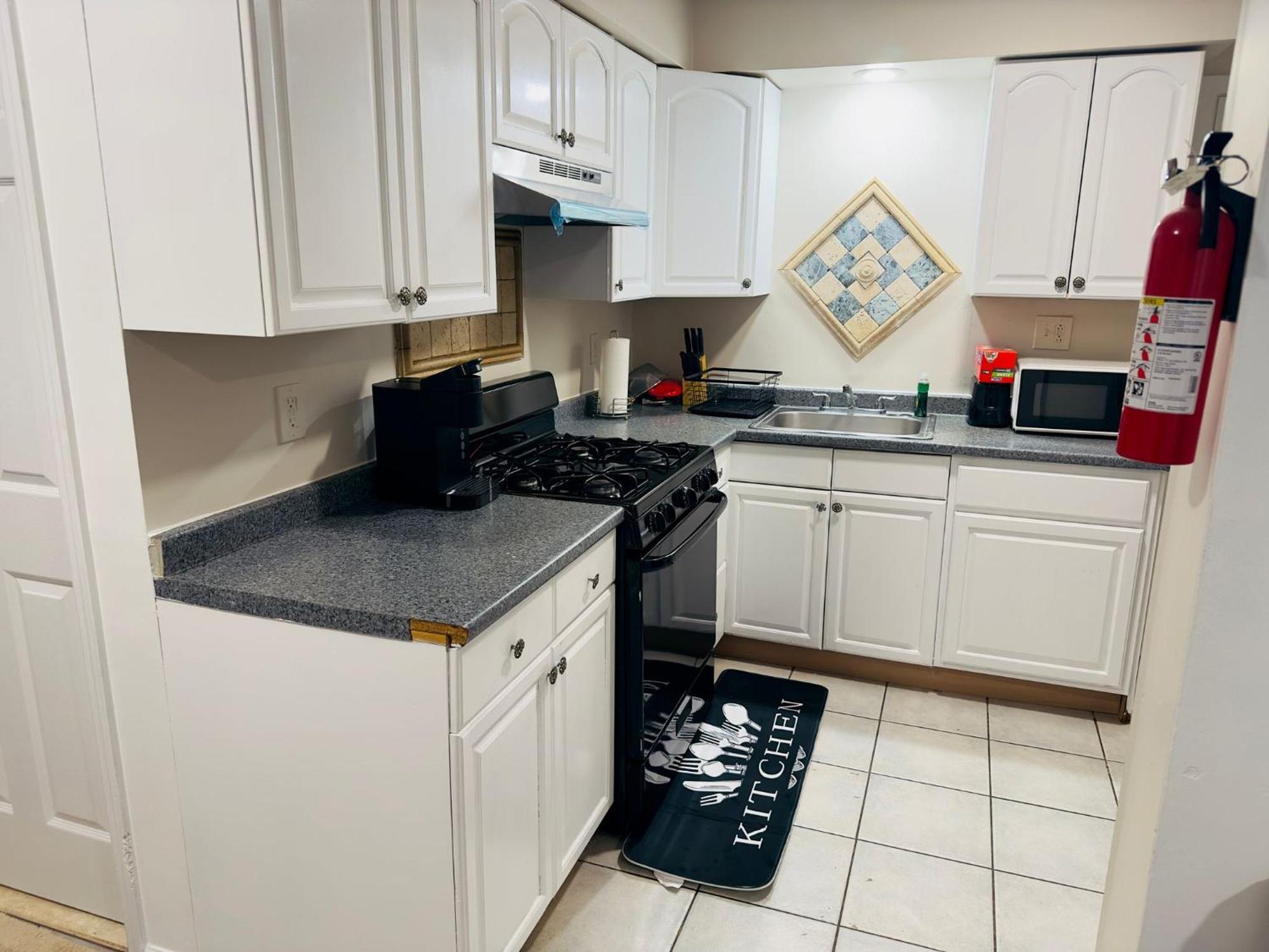 Cosy Bedroom 6 Minutes To Ewr Prudential Hotels Pen Station Newark Luaran gambar